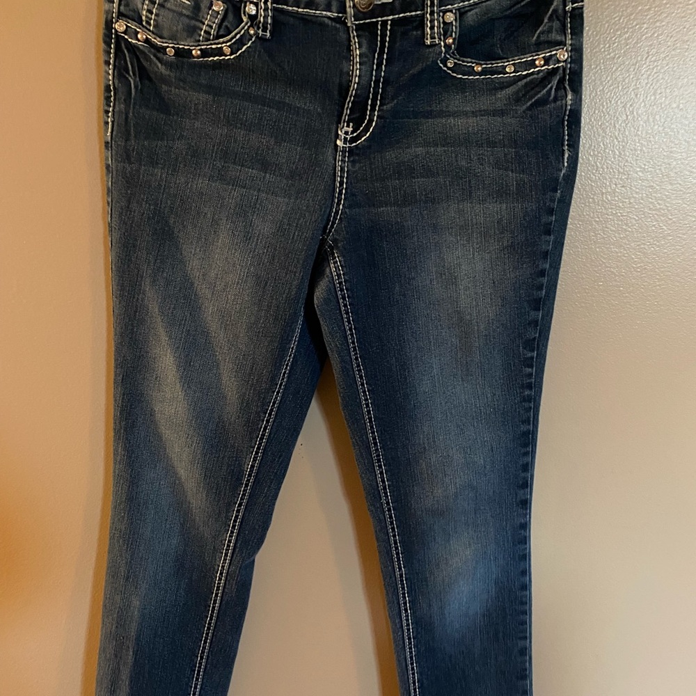 EARL brand size 8 blue jeans. In good condition.